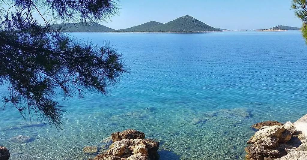Apartment La Mer Drage Croatia