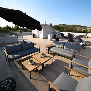 Apartament Kiara, Drage